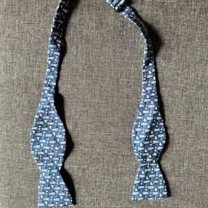 100% Silk Vineyard Vines Lighthouse Bowtie